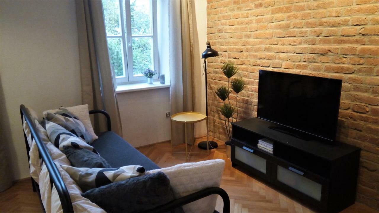Apartment Uvoz Street 64 Brno