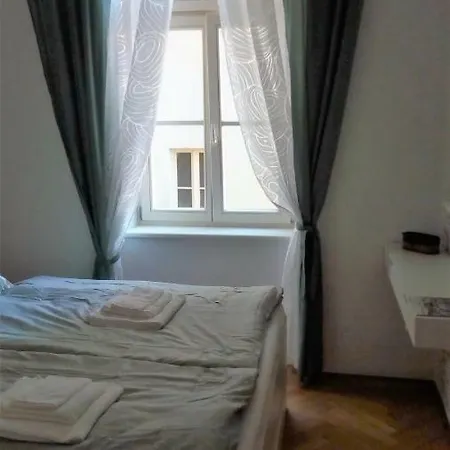 Apartment Uvoz Street 64 Brno Exterior photo